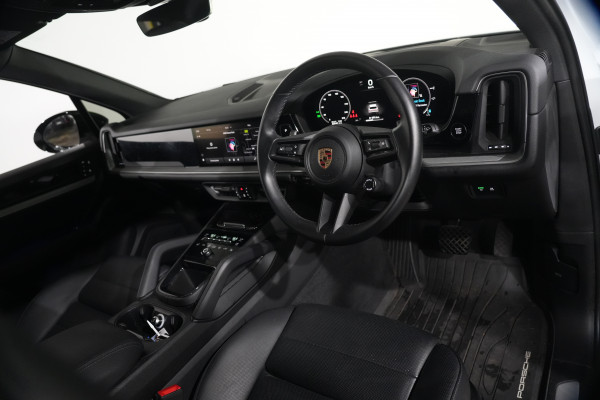 2023 Porsche Cayenne SUV Image 11