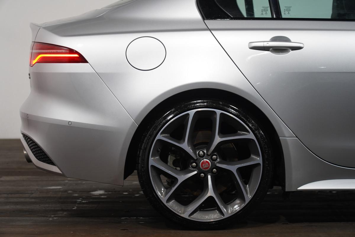 2019 Jaguar Xe P300 R-Dynamic Se (221kw) Sedan Image 5