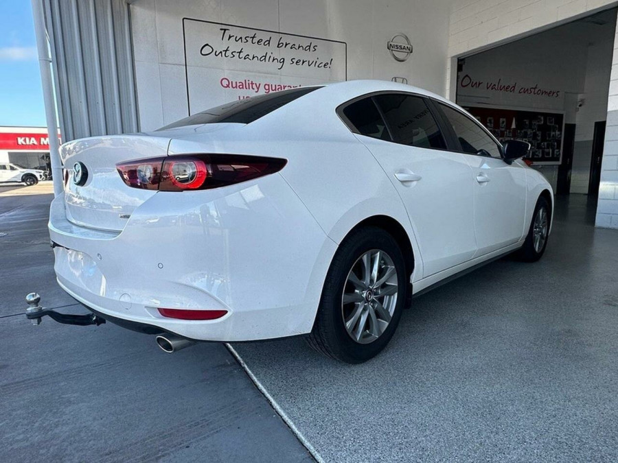 2025 Mazda 3 BP Series G20 Pure Hatch Image 3