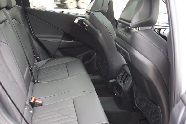 2025 BMW X3 G45 30e xDrive SUV image 9