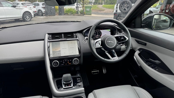 2024 MY24.75 Jaguar E-PACE X540 R-Dynamic SE SUV image 14