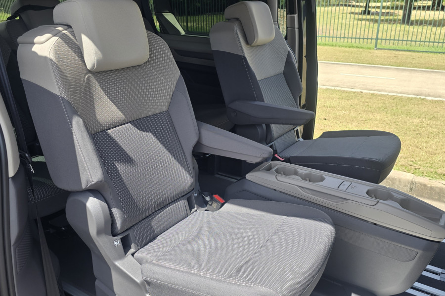 2025 Volkswagen Multivan  Life LWB People Mover Image 14