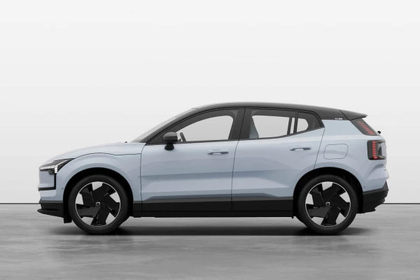 2024 Volvo EX30  Twin Motor Performance Ultra SUV Image 2