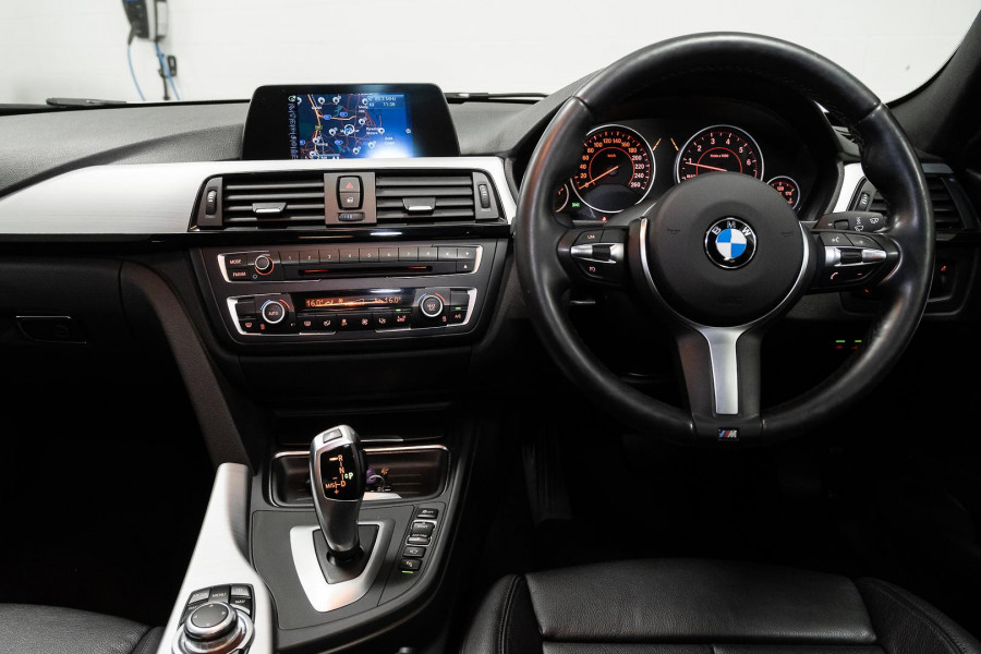 2015 BMW 3 Series F30 316i Sport Line Sedan