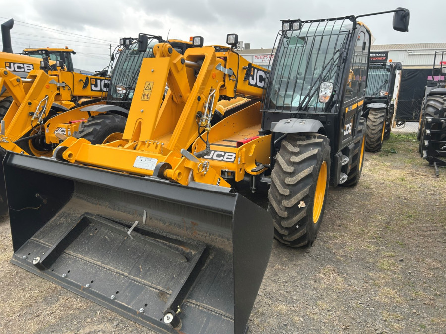 2026 JCB TELEHANDLER - AG Telescopic Handler Image 1
