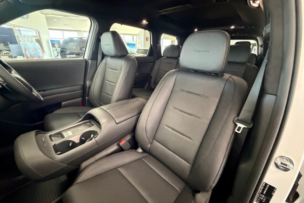 2026 Hyundai Palisade Calligraphy Black Ink SUV Image 24