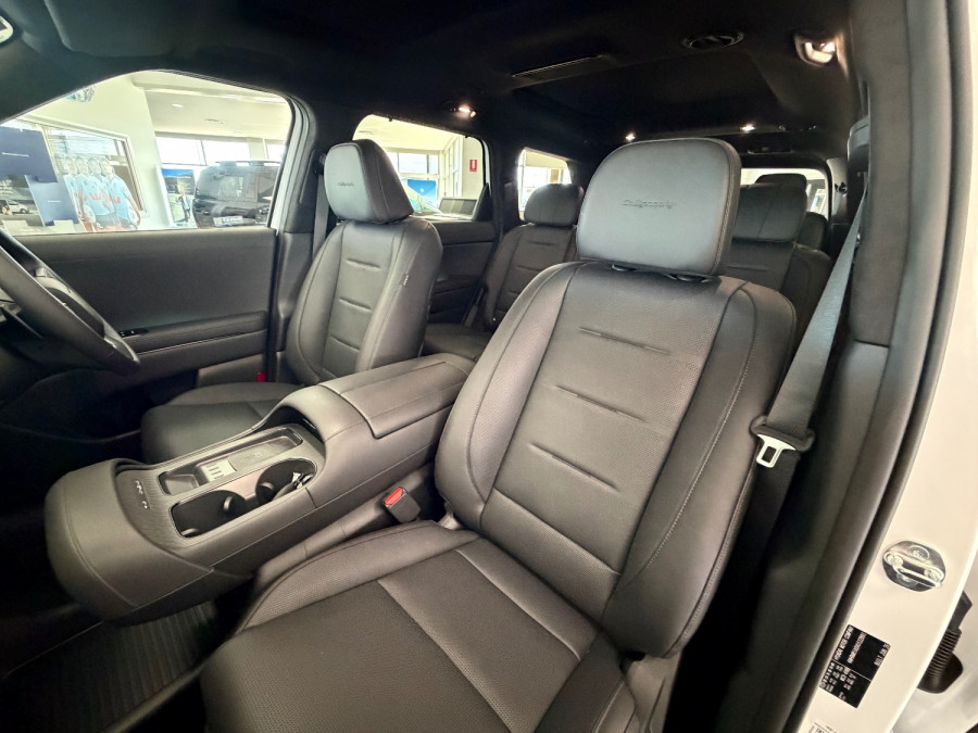 2026 Hyundai Palisade Calligraphy Black Ink SUV Image 24