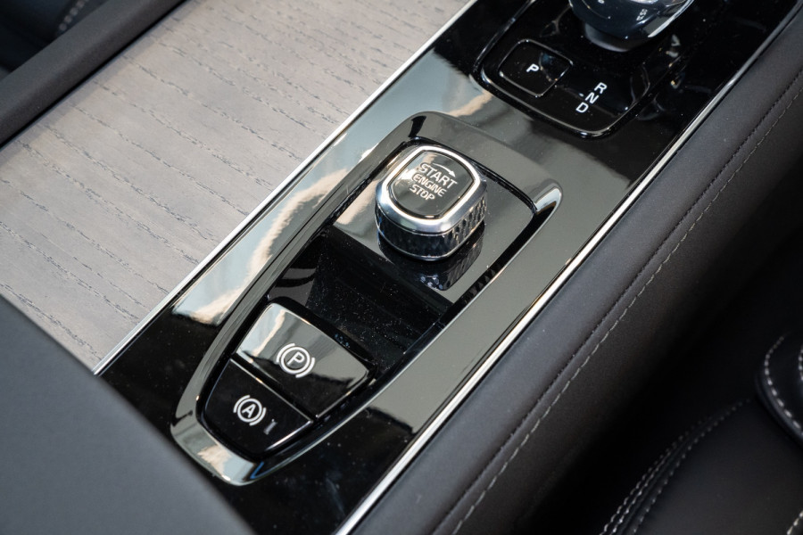 2026 Volvo XC90 L Series Ultra B5 Dark SUV