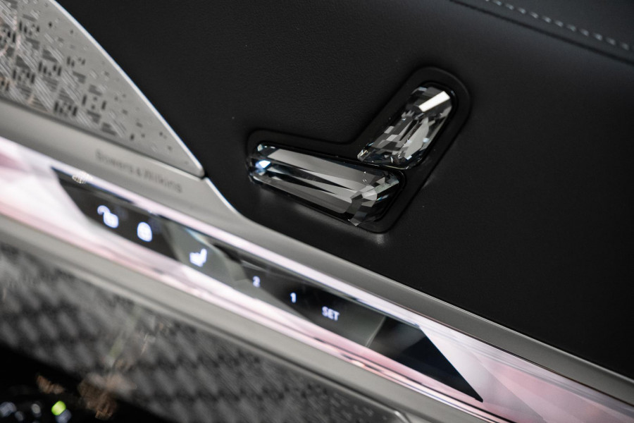 2024 BMW i7 G70 M70 xDrive Sedan