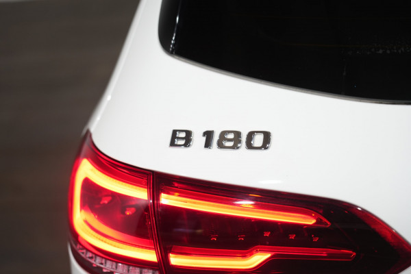 2021 Mercedes-Benz B180 Hatch image 9