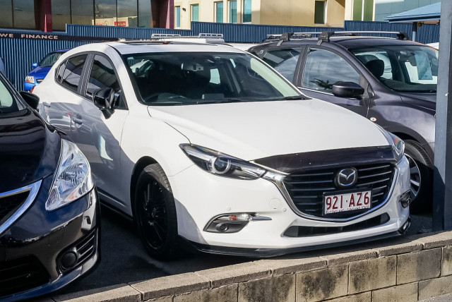 2017 Mazda 3 BN Series SP25 Astina Hatchback Image 1