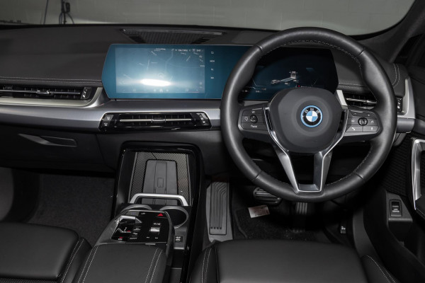 2024 BMW iX1 U11 eDrive20 xLine SUV image 7