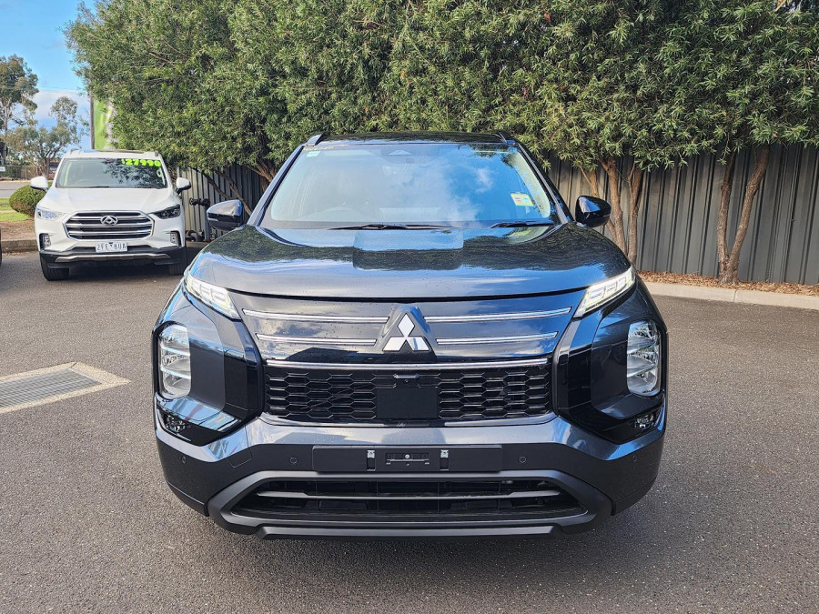 2025 Mitsubishi Outlander ZM LS SUV Image 2