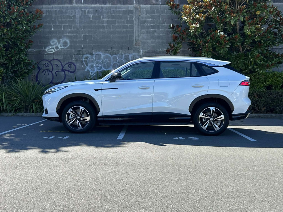 2026 MG HS Super Hybrid Excite SUV Image 5