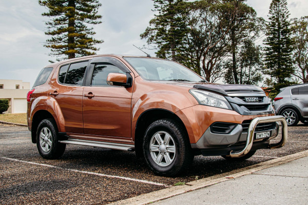 2016 Isuzu MU-X LS-M Wagon