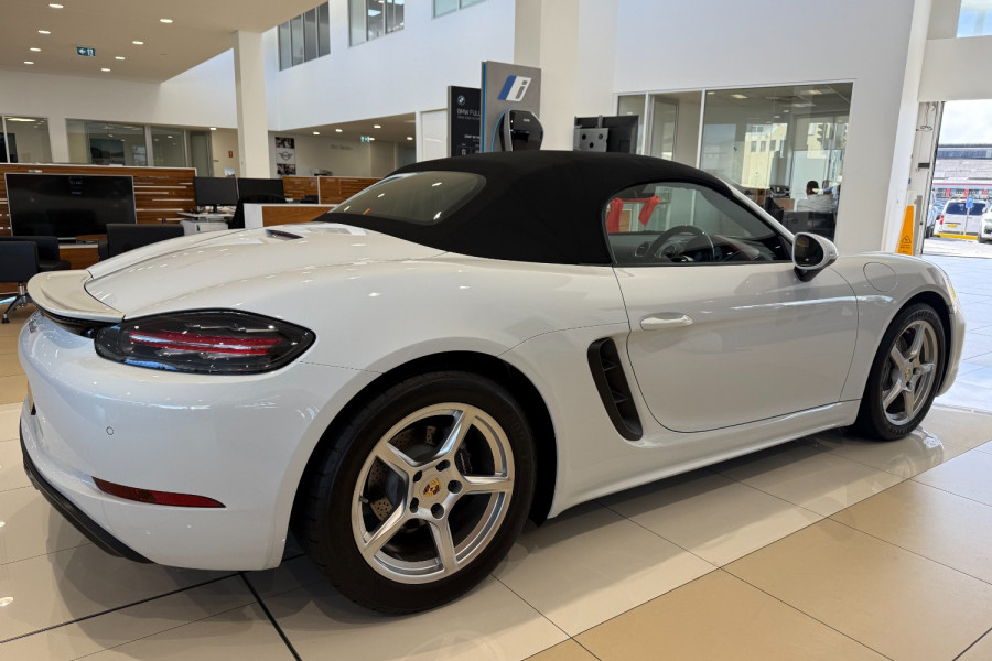 2016 MY17 Porsche 718 982  Convertible Image 19