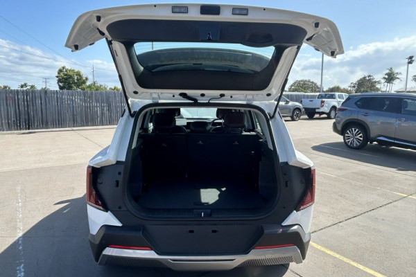 2024 MY25 Kia EV5 OVc Air Long Range SUV Image 5