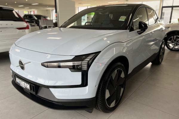 2025 Volvo EX30 Single Motor Extended Range Ultra SUV