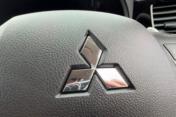 2016 MY17 Mitsubishi Outlander ZK LS Safety Pack SUV Image 20