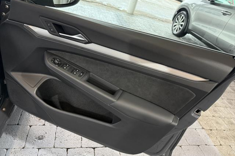 2024 Volkswagen Golf 8 110TSI Hatch Image 15