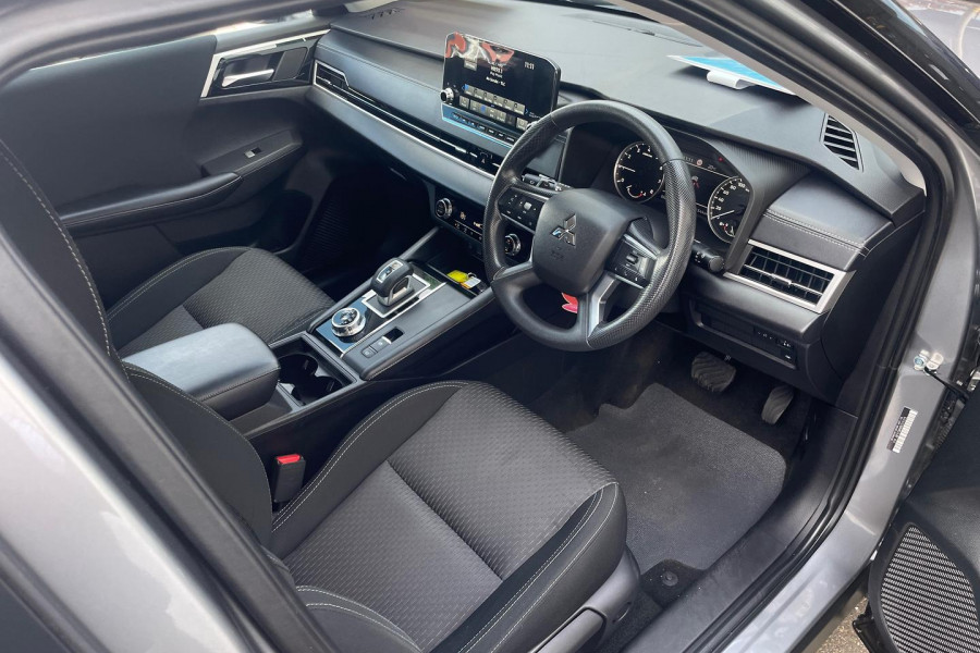 2022 Mitsubishi Outlander ZM ES SUV Image 10