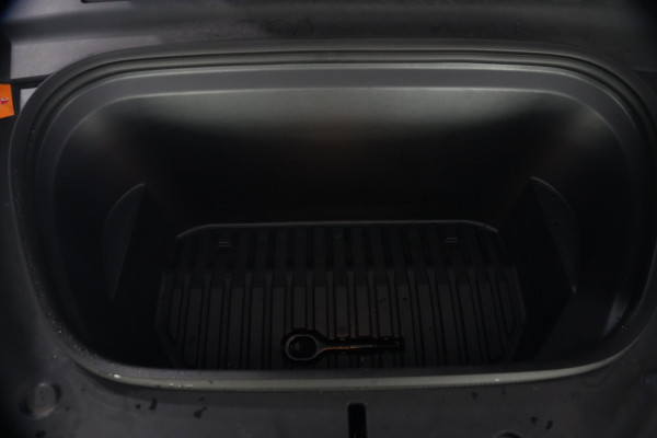 2024 Tesla Model Y  Long Range SUV Image 26