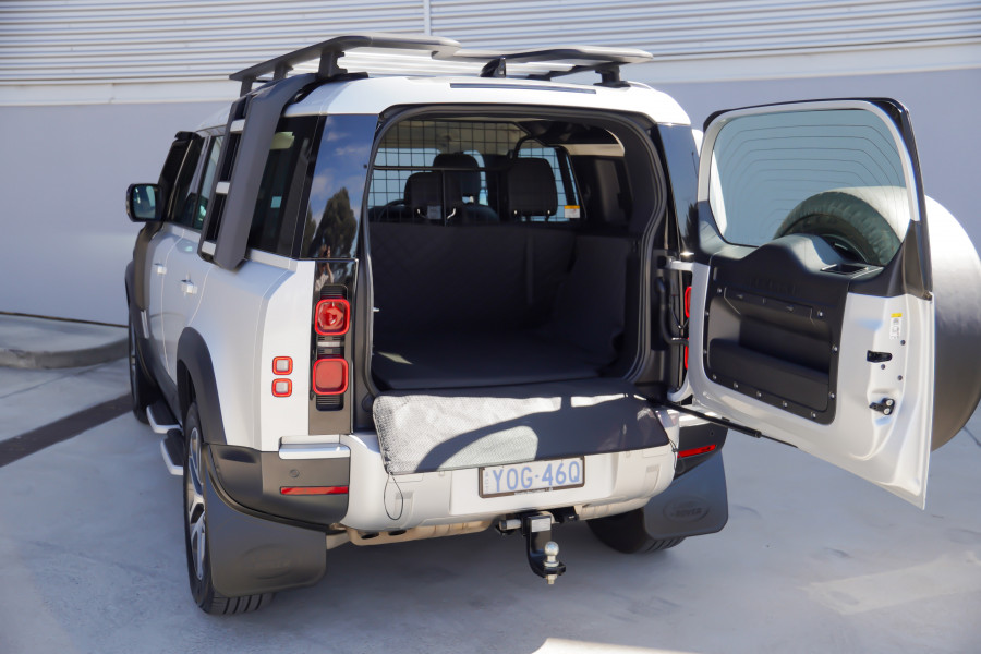 2020 Land Rover Defender L663 SE Wagon Image 49
