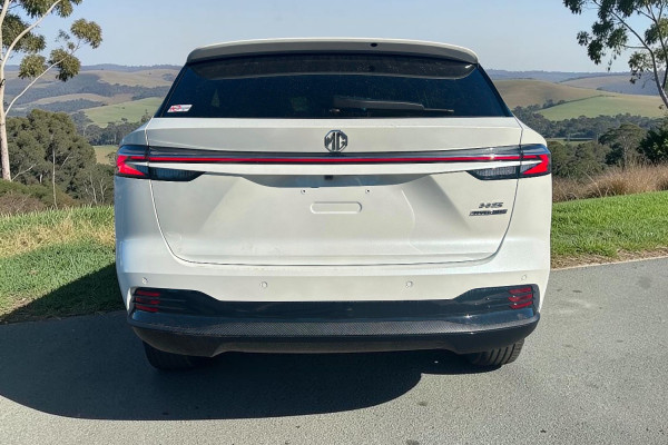2025 MG HS AS33H Essence Hybrid+ SUV Image 4