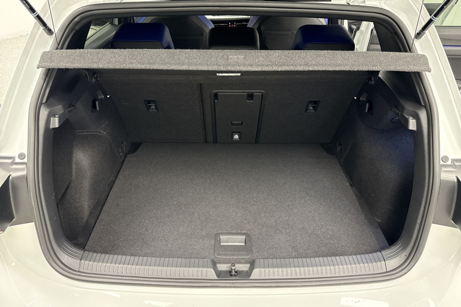 2022 MY22.5 Volkswagen Golf 8 R Hatch Image 16