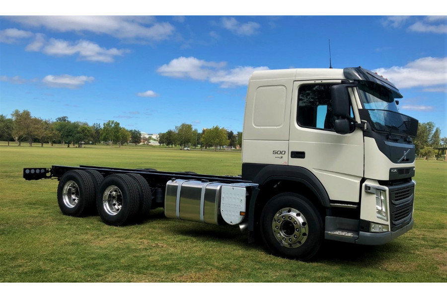 2021 MY20 Volvo FM TEMP Cab Chassis Image 4