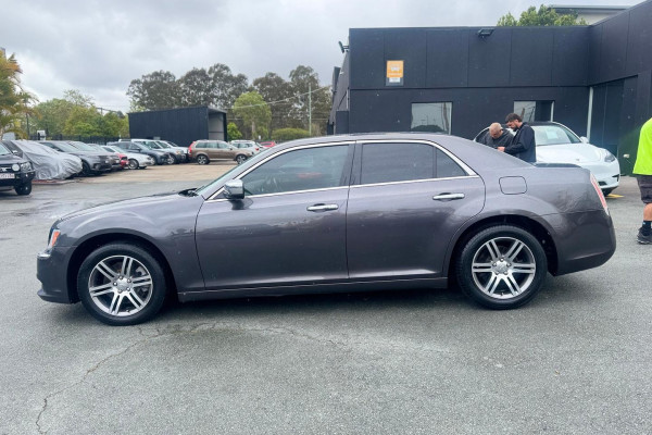 2015 MY14 Chrysler 300 LX C Sedan Image 11