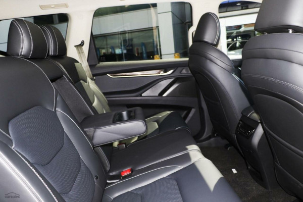 2024 LDV D90 SV9A Executive SUV Image 8