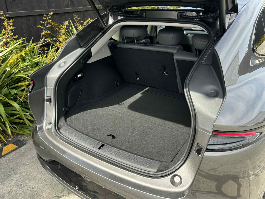 2026 MY25 MG IM6 S12L Premium SUV Image 17