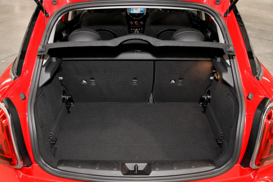 2022 MINI Cooper F55 LCI-2 C Classic Hatch
