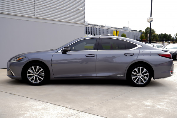 2019 Lexus ES AXZH10R ES300h Luxury Sedan