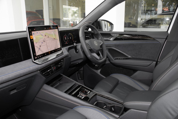 2026 Volkswagen Tiguan CT 200TSI eHybrid R-Line SUV image 8