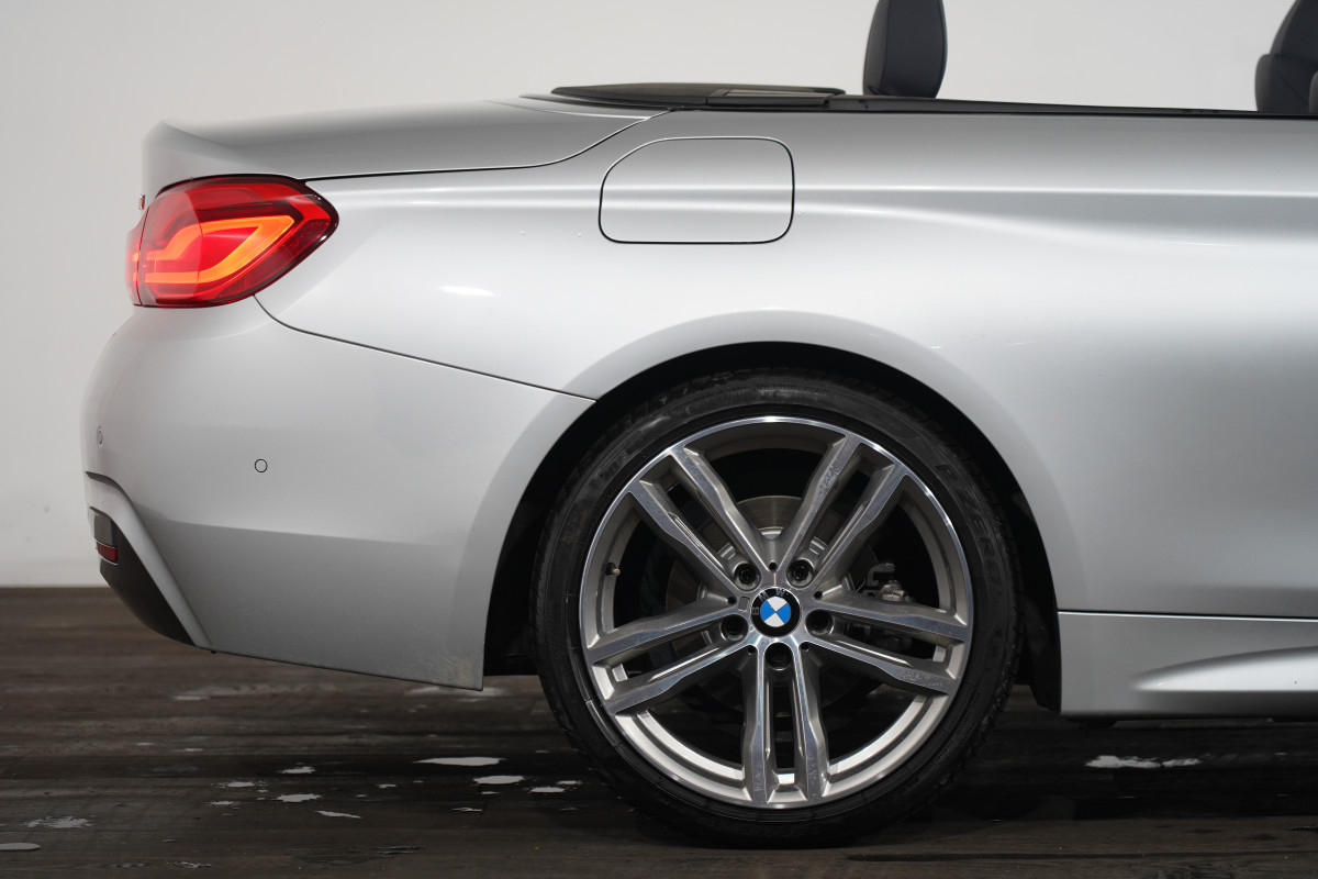 2017 BMW 4 20i M Sport Convertible Image 6