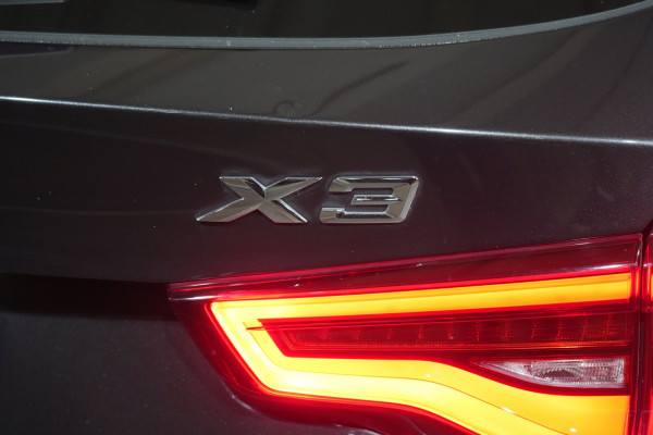 2018 BMW X3 xDrive20d SUV Image 9