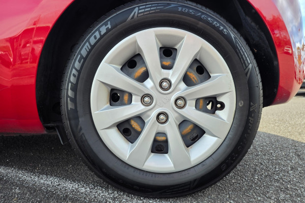 2013 Kia Rio UB S Hatch Image 32