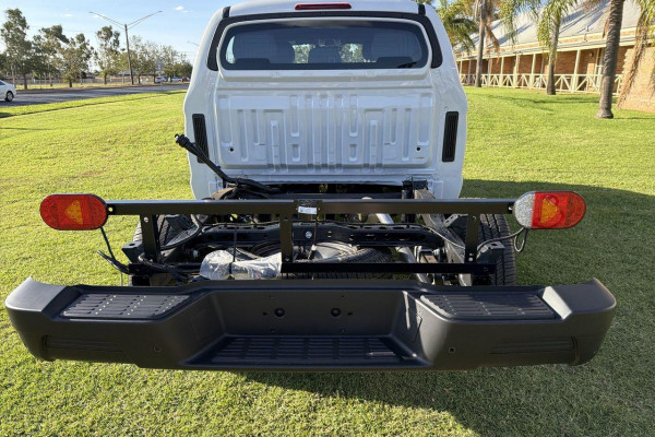 2026 JAC T9  Tradepro Cab Chassis Image 5