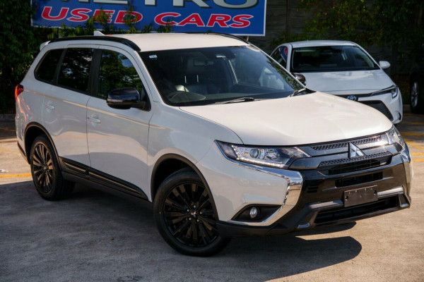 2021 Mitsubishi Outlander ZL Black Edition SUV Image 1