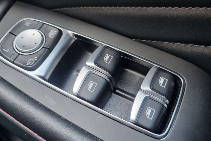 2024 MY23 MG HS Plug-in Hybrid SAS23 Essence SUV Image 17