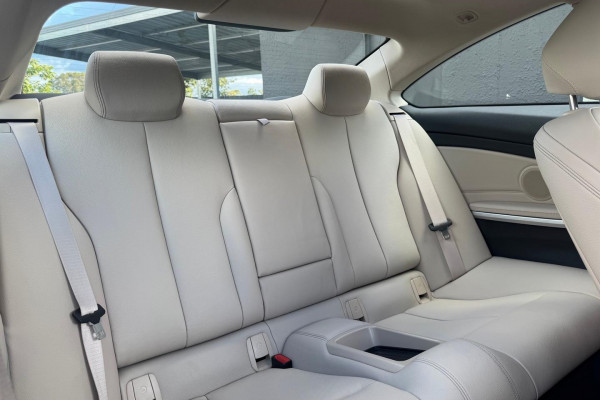 2016 BMW 4 Series F32 420i M Sport Coupe Image 17