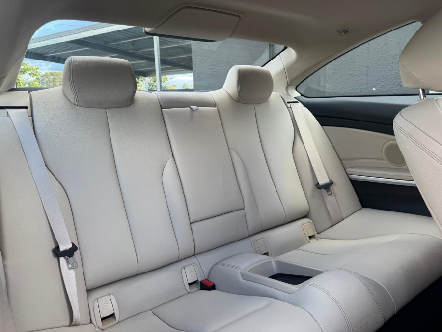2016 BMW 4 Series F32 420i M Sport Coupe Image 17