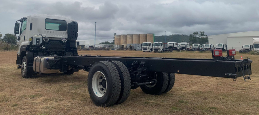 2025 Isuzu FXR 170-355 AT R57 Cab Chassis Image 8
