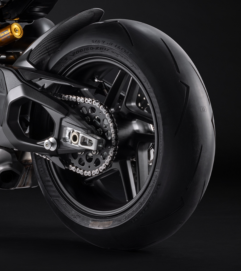 Exclusive racing equipment Image