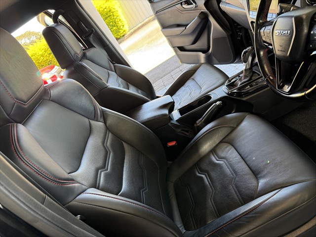 2022 MY23 Isuzu D-MAX RG X-TERRAIN Ute Image 16