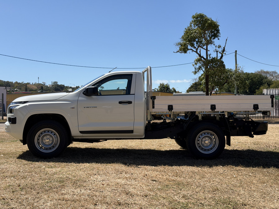 2026 Mitsubishi Triton MV  GLX Cab Chassis Image 8