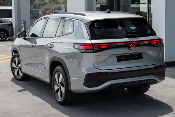 2026 Volkswagen Tayron R4 110TSI Life SUV Image 2