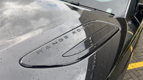 2024 MY25.5 Land Rover Range Rover Velar L560 PHEV P400e Dynamic SE SUV image 16